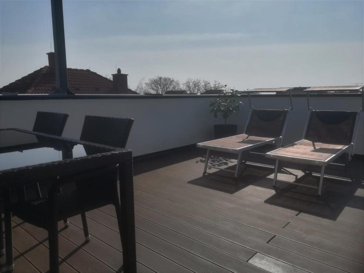 Penthouse Griemann 2 Fuer Max 4 Personen Mit Eigener Grosser Dachterrasse Zum Relaxen! Illmitz Exterior photo
