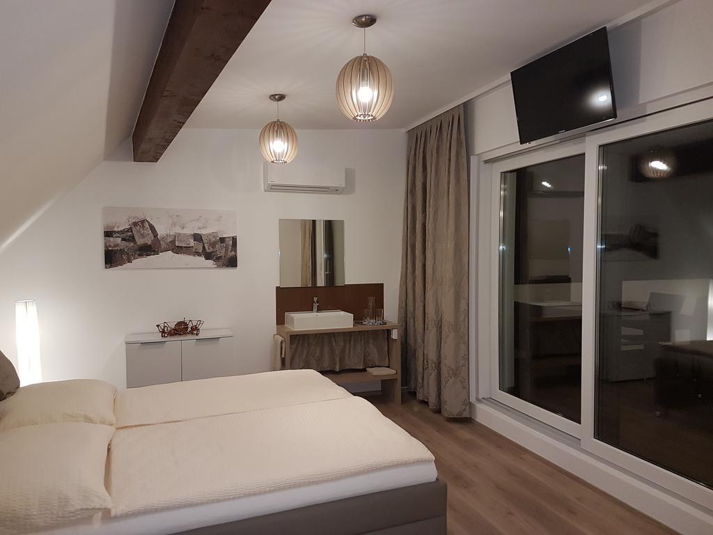 Penthouse Griemann 2 Fuer Max 4 Personen Mit Eigener Grosser Dachterrasse Zum Relaxen! Illmitz Exterior photo